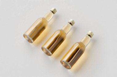 Minyatür ruhlar, içki şişesi maketi..