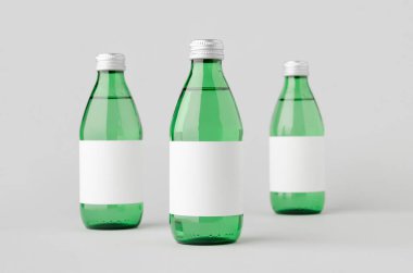 Boş etiketli su şişesi modeli. Yeşil cam..