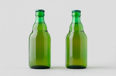 Gri arka planda yeşil Steinie bira şişesi maketi.