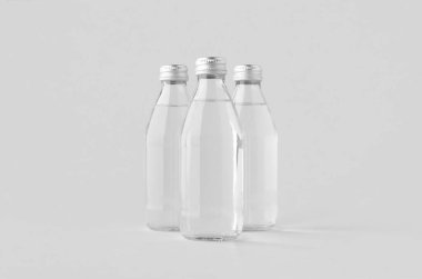 Küçük su şişesi, temiz cam..