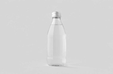 Küçük su şişesi, temiz cam..