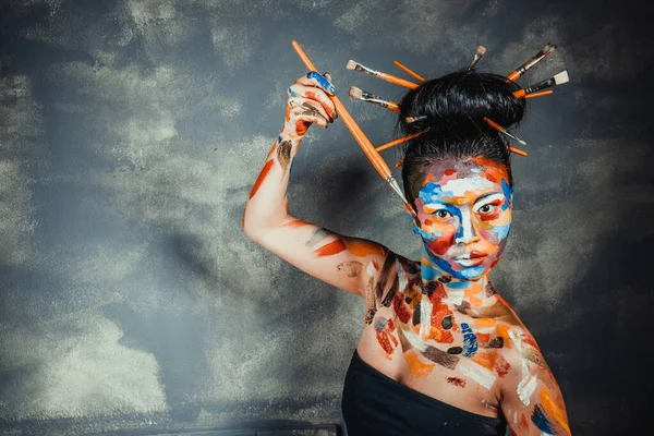 Asiatisk Kvinna Med Ansikte Konst — Stockfoto