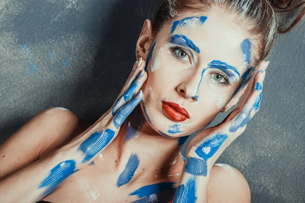 Donna Caucasica Con Face Art — Foto Stock