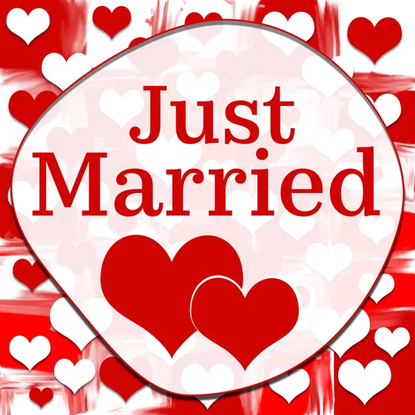 Gerade Verheiratete Text Über Roten Romantischen Herzen Hintergrund Geschrieben — Stockfoto