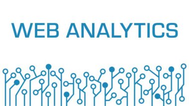 Metin ve devre elementlerinin yanıp söndüğü Web Analitik Konsepti animasyonu.