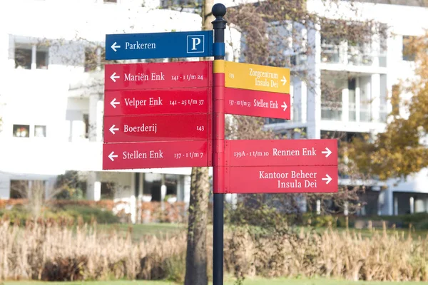 Arnhem Hollanda Kasım 2022 Hollanda Insula Dei Parkında Yol Tabelası — Stok fotoğraf