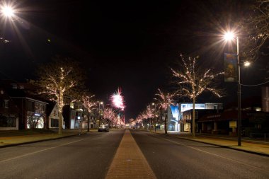 Hoogeveen, Hollanda 1 Ocak 2023 Schutstraat, Hoogevee 'de Havai fişekler
