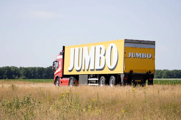 荷兰霍格文 2023年6月24日 荷兰霍格文附近N48号公路上的Jumbo卡车 — 图库照片