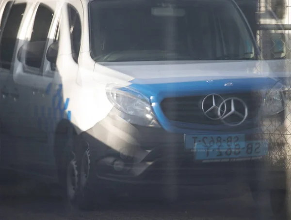 荷兰霍格文 2023年7月2日 杜兰博斯出租车在荷兰霍格文窗口的倒影 — 图库照片