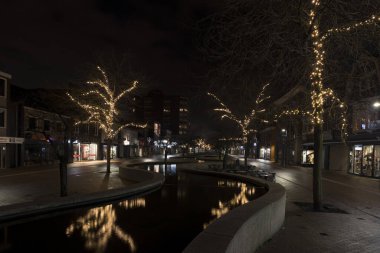 Hoogeveen, Hollanda - 1 Ocak 2024: Hoogeveen, Hollanda 'da havai fişekler