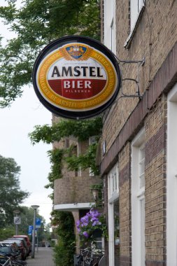 Amsterdam, Hollanda 'da Amstel' in açık hava reklamcılığı