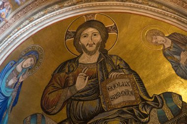 Pisa, İtalya - 30 Eylül 2009: Duomo Santa Maria Mozaiği, Pisa, İtalya