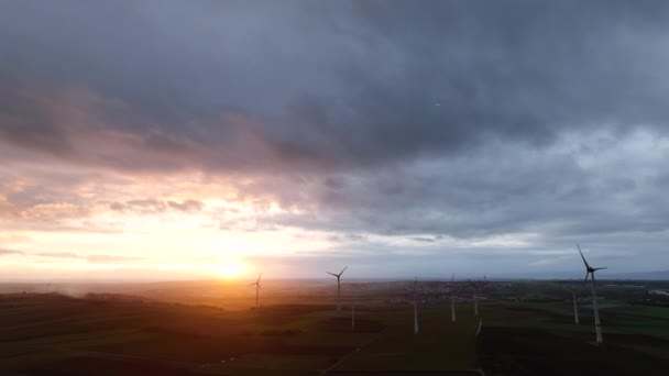 Wind Park Dramatic Sky Dusk Panning Aerial Shot — Stock Video
