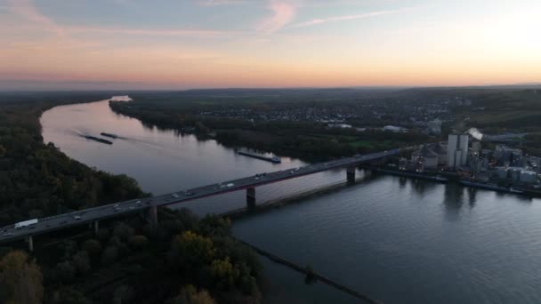 Dálniční Most Přes Řeku Lodě Letecký Pohled — Stock video