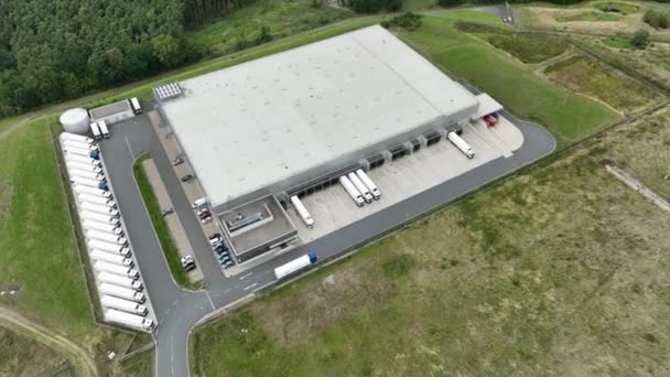 Area Carico Parcheggio Camion Edificio Industriale Logistica Vista Aerea Tracking — Video Stock