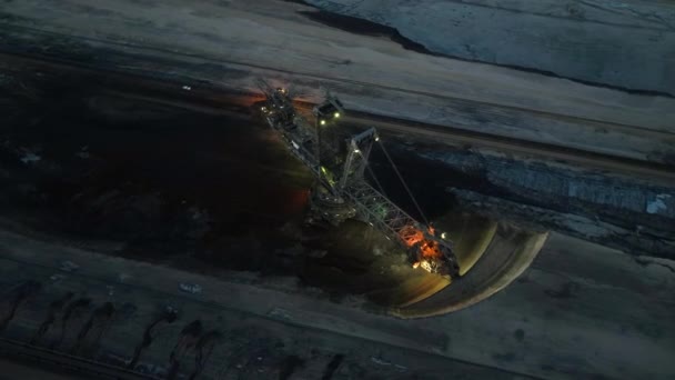 ドイツのブラウンコール シュトバウ 夕暮れに茶色の石炭地雷 — ストック動画
