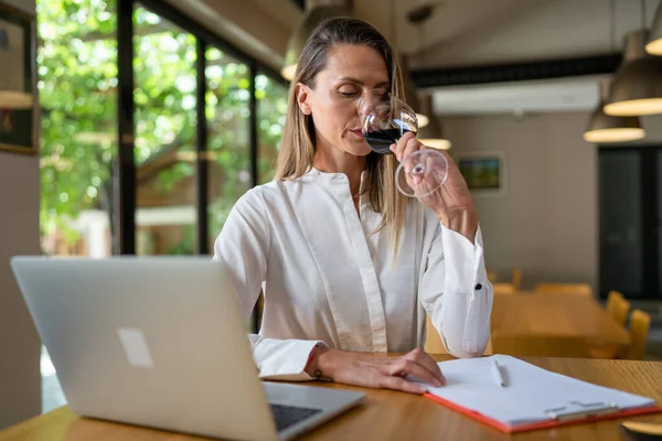 One Woman Mature Adult Caucasian Female Oenologist Checking Wine Quality — Stock Photo, Image