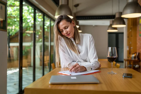One Woman Mature Adult Caucasian Female Oenologist Checking Wine Quality — Stock Photo, Image