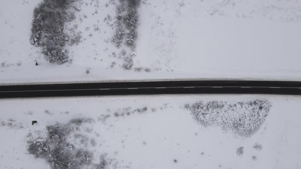 Car Drive Snow Winter Day Road Snow Aerial View — Vídeos de Stock