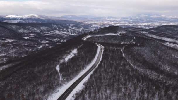Car Drive Snow Winter Day Road Snow Aerial View — Stock videók