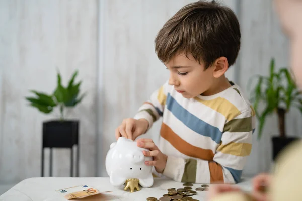 Small Caucasian Boy Six Years Old Count Money Piggy Bank — Stock Photo, Image