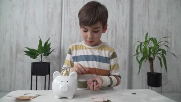 Siblings Boy Girl Brother Sister Small Children Kids Put Coins — 图库视频影像