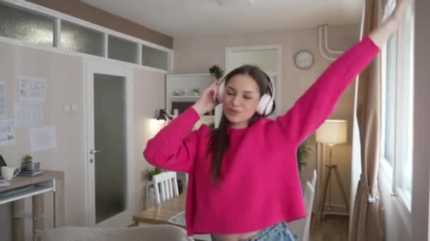 One Woman Young Caucasian Female Teenager Dancing Alone Home Headphones — Vídeo de Stock