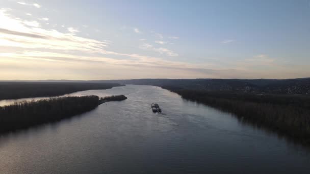 Barcaza Danubio Cerca Novi Sad Serbia Remolcador Empuje Barcazas Para — Vídeo de stock
