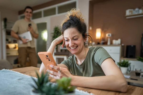 One Woman Use Smartphone Home Sms Messages Browse Internet Sit — Stock Photo, Image