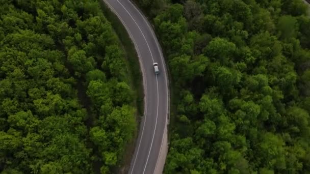 Images Aériennes Drone Une Route Asphaltée Sinueuse Sur Une Chaîne — Video