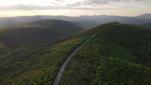 Aerial Drone Footage Curvy Asphalt Road Mountain Range Spring Vehicle — Stock Video