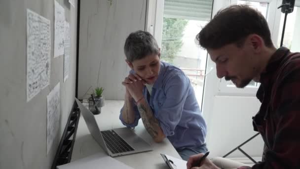Collaboration Accomplished Senior Woman Her Ambitious Son Work Use Laptop — Stock Video