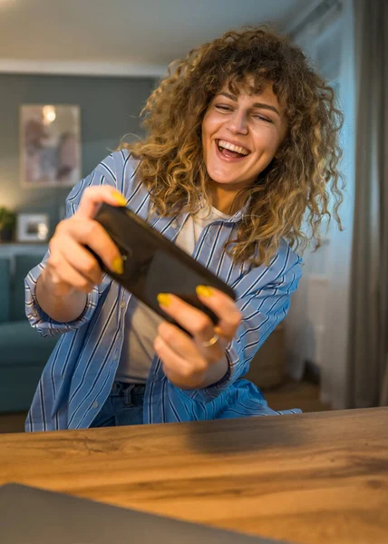 One Adult Caucasian Woman Curly Hair Sit Home Happy Smile — Stock Photo, Image