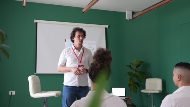 Formation Entraîneur Parler Expliquer Question Groupe Employés Séminaire — Video