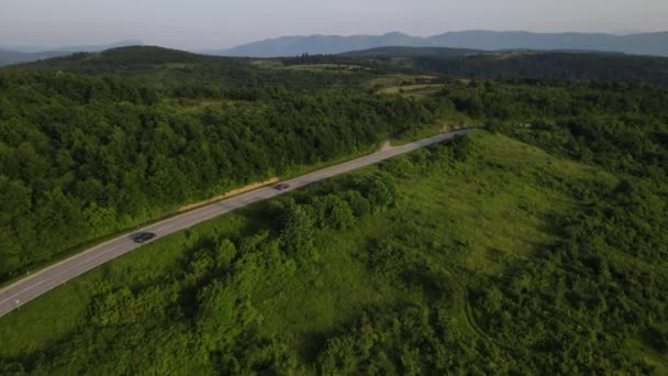 Aerial Drone Footage Curvy Asphalt Road Mountain Range Summer Vehicle — Stock Video