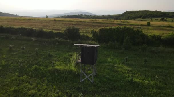 Υψωμένα Hide High Stand Animal Hunting Παρατήρηση Drone Εναέρια Άποψη — Αρχείο Βίντεο