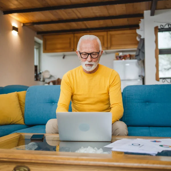 One Senior Caucasian Man Grandfather Beard Eyeglasses Work Laptop Use — Stock Photo, Image