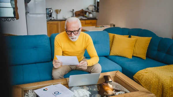One Senior Caucasian Man Grandfather Beard Eyeglasses Work Laptop Use — Stock Photo, Image