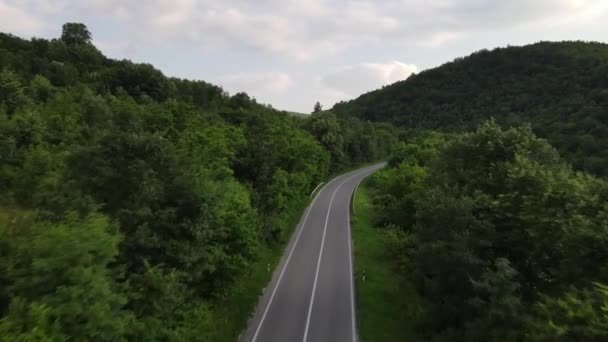 Drone Aerial View Empty Asphalt Road Summer Day Mountain Range — Stock Video