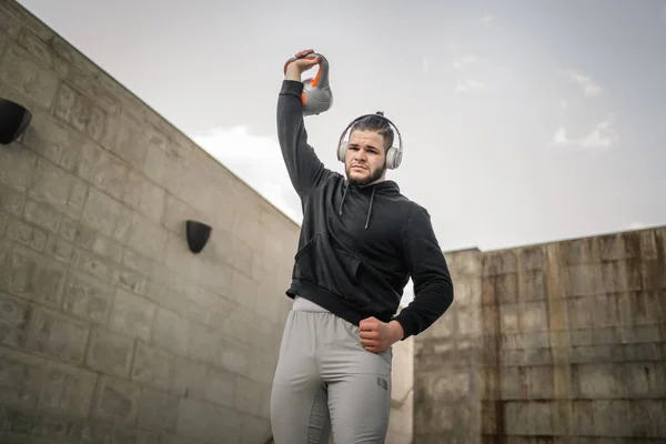 Jeden Muž Mladý Kavkazský Muž Sportovec Stojí Venku Den Školení — Stock fotografie