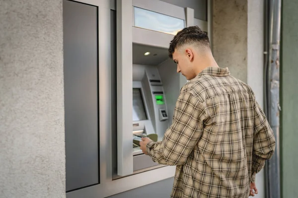 Man Teenage Student Using Credit Card Withdrawing Cash Atm — Stock Photo, Image