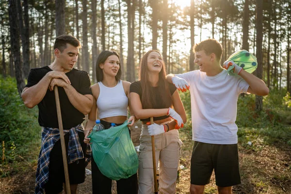 Portrait Group Friends Volunteers Prepare Collect Garbage Waste Clean Forest — Stock Photo, Image