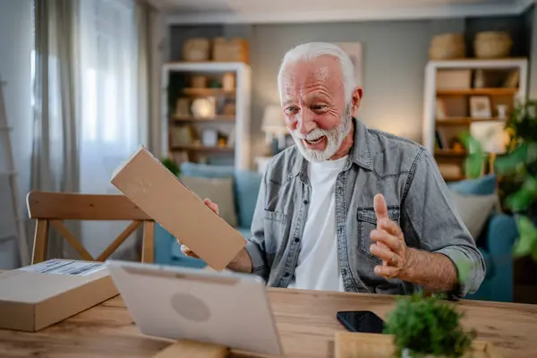 One Senior Caucasian Man Home Hold Cardbox Package Delivered Gift — Stock Photo, Image