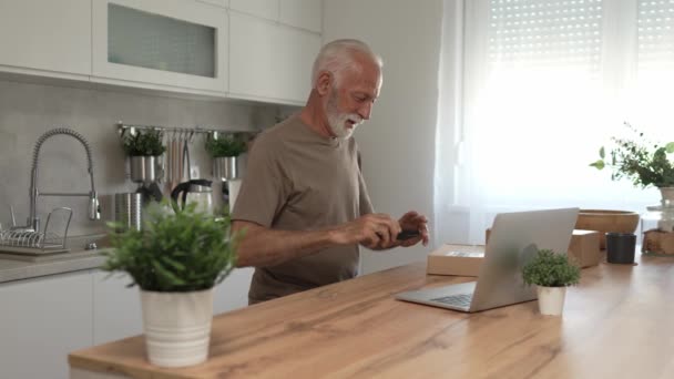One Senior Caucasian Man Home Hold Cardbox Package Delivered Gift — Stock Video