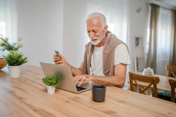 One Man Senior Caucasian Male Grandfather Sit Home Use Credit — Stock Photo, Image