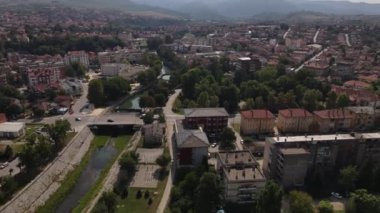 Yaz günü Knjazevac kasabasında insansız hava aracı görüntüsü