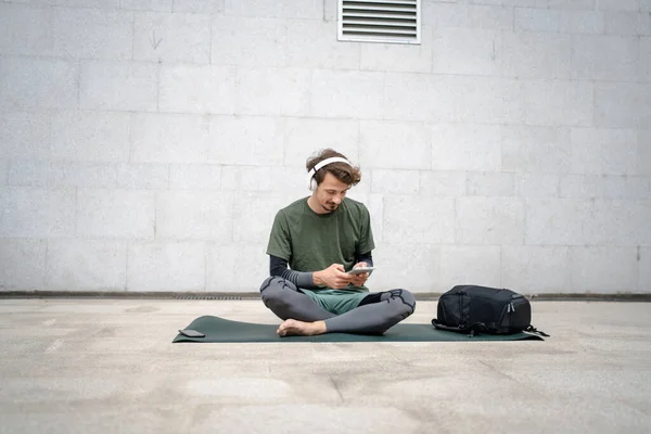 One Man Young Adult Caucasian Male Prepare Guided Training Yoga — Stock Photo, Image