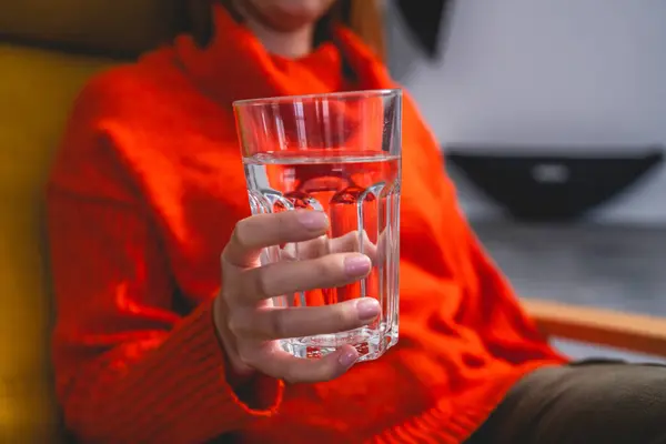 Close Midsection Unknown Caucasian Woman Hold Glass Water — Stock Photo, Image