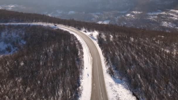 Voiture Dans Neige Journée Hiver Sur Route Avec Vue Aérienne — Video