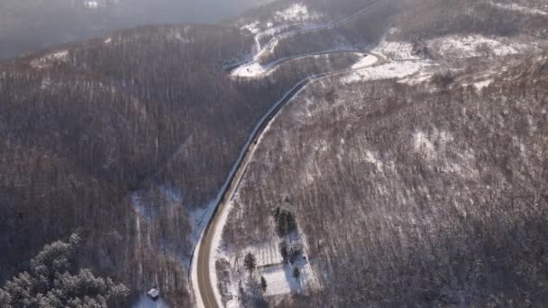 Car Drive Snow Winter Day Road Mountain Range Aerial View — Wideo stockowe